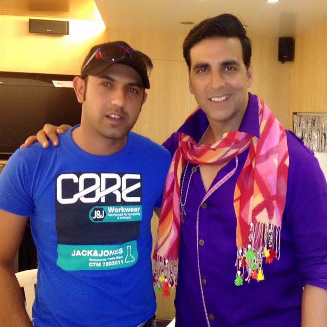 Deepshikha_Akki's tweet photo. It's #7YearsOfBhajiInProblem
A Punjabi Language Comedy movie produced by @akshaykumar @AshviniYardi starring @GippyGrewal @GurpreetGhuggi #RaginiKhanna
Akki also had a special appearance in the movie
The Superstar Supports Regional Cinema Too!
#PunjabiMovie
#BhaJiInProblem https://t.co/fN3bd8LKKi