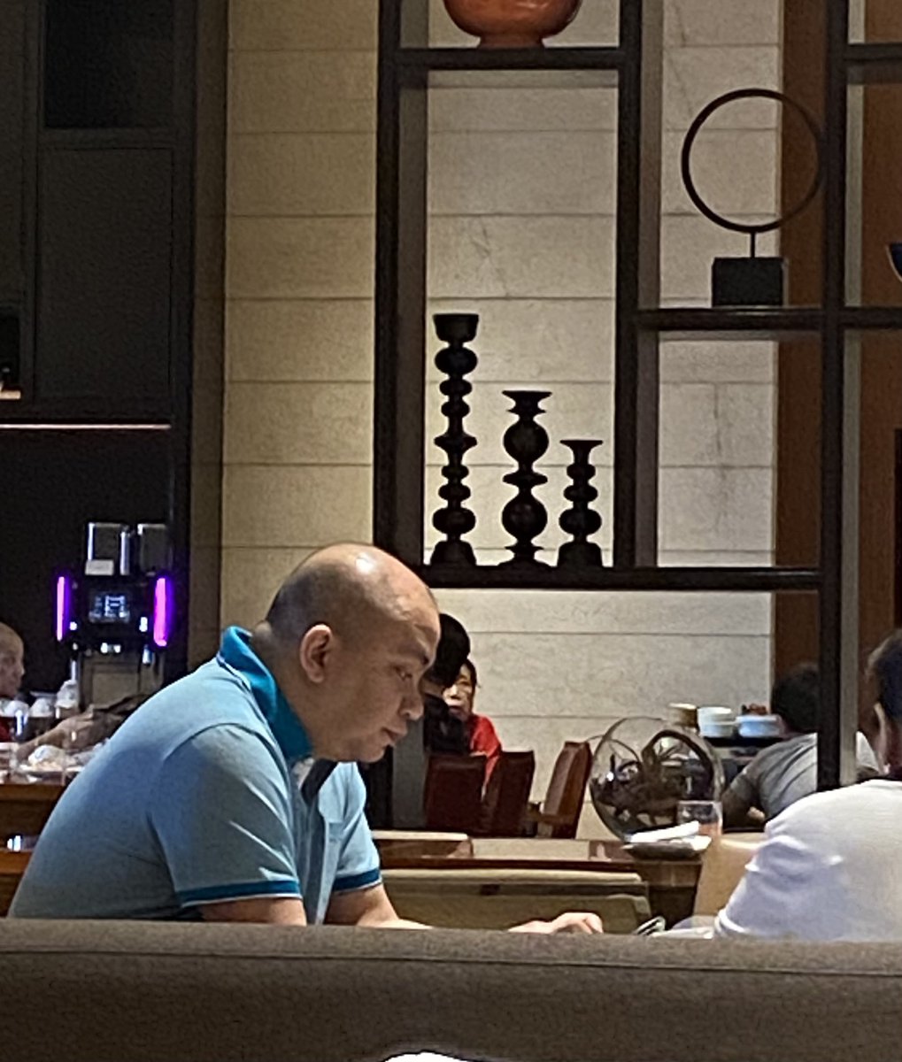 aupijuan's tweet photo. Me to my friend Star. Look. A married couple still talking to each other. 😁 nice to bump into you @dax and @nadiatrinidad #CombatDepression Celebrate! https://t.co/wBf3SJb6ME