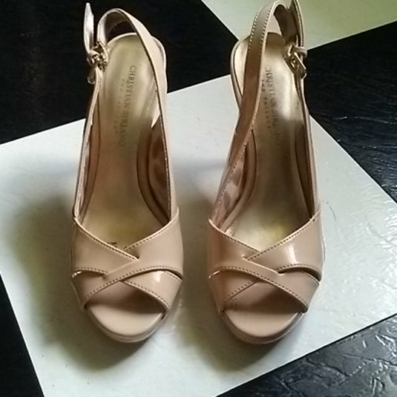 Zoya_OR's tweet photo. So good I had to share! Check out all the items I'm loving on @Poshmarkapp #poshmark #fashion #style #shopmycloset #christiansiriano #firethornsilver #vanheusen: https://t.co/hm8EYtG5lD https://t.co/20e8Z36kXH