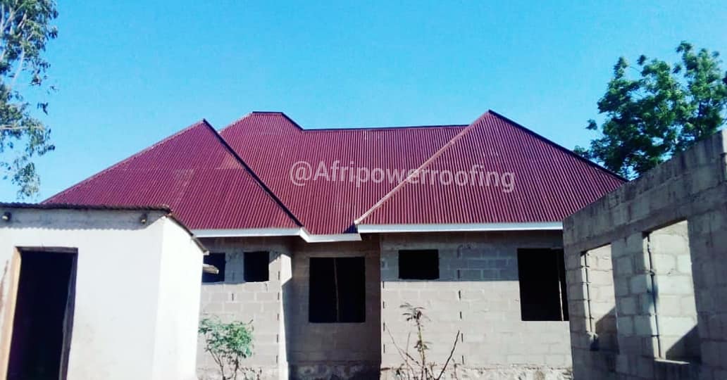 afripowertz's tweet photo. Kutoka Buswelu #Mwanza Ni @afripowertz tena, waezekaji wa nyumba mahiri waliobobea katika fani hii na wenye uzoefu mkubwa. Usisahau kuffollow na ku-Like kurasa zetu kwa updates kibao.

Weka booking yako sasa tupigie simu no. 0754852873 au Email: afripowerroofing@gmail.com https://t.co/sgQ2LV7Uzf