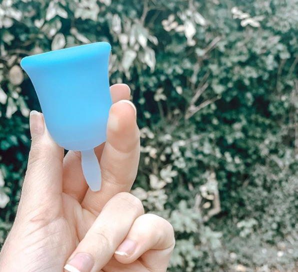 vivalilyco's tweet photo. The new #VivaLily #menstrual cup now available in blue colour also. The cup comes in size Medium, for those with a medium to heavy flow. Get yours today and you won't worry about monthly pad runs for the next 10 years.🩸
Call us on 0772232265
#RedMarketSunday @iMisred https://t.co/3QD62B7Ysr