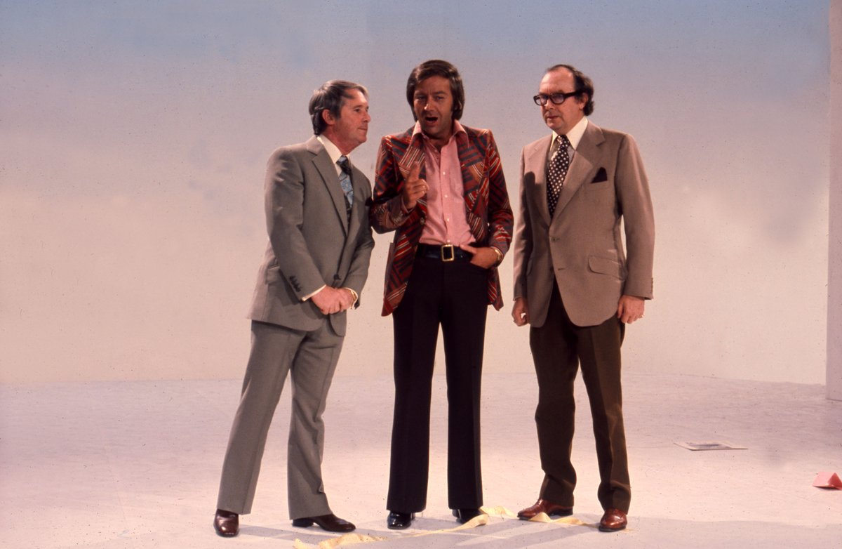 Des O'Connor, entertainer and comedian, has died, aged 88 https://www.bbc.co.uk/news/entertainment-arts-54950051