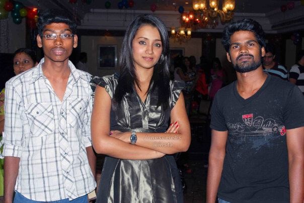 Em2wm2xUwAAawZw?format=jpg&name=small