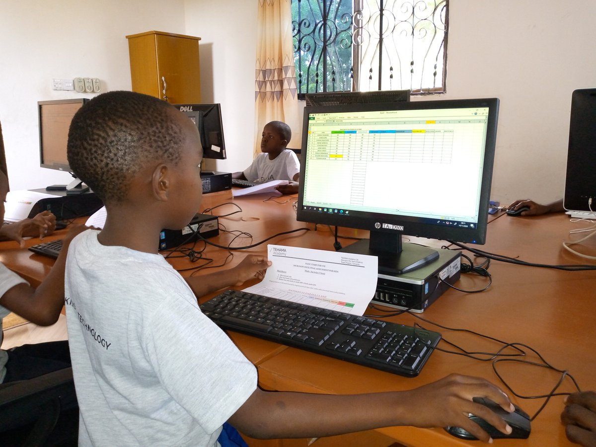 tehama_academy's tweet photo. Wataalamu wanatengenezwa hapa!
#ExcellingeExcel #BuildingExperts #BrightFuture @Office365 @Office @MSAUedu https://t.co/OTZGvJkHbT