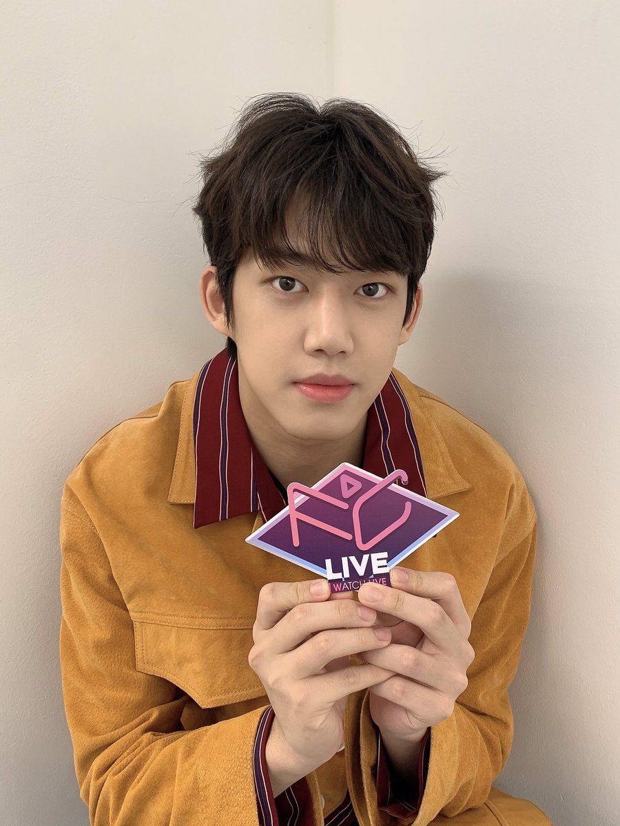 FCLIVE_official's tweet photo. 🍁#IZ 2020 Daily Live🍁

➰📸セルカ到着📮

#HYUNJUN

#JUNYOUNG

@official__IZ @official__iz_JP #아이즈 #アイズ #JIHOO #WOOSU #현준 #지후 #우수 #준영 #ヒョンジュン #ジフ #ウス #ジュンヨン #BANDIZ #밴드아이즈 #ILUV
#FCLIVE #オンラインライブ #KPOP https://t.co/UB9Z8Fvb3p