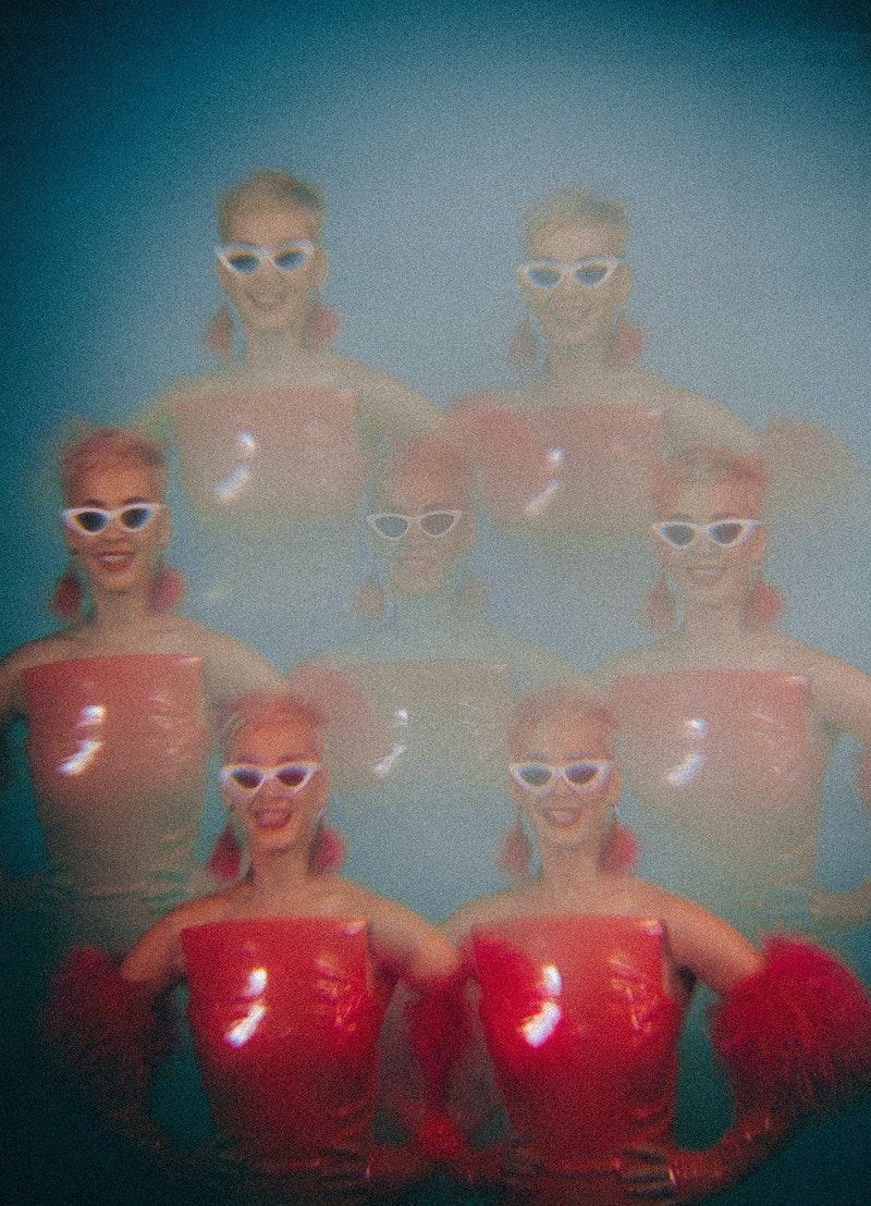 Act My AgeKaty was always characterized by being a funny person who is not afraid of being bizarre and extravagant. Last years she was criticized for not behaving according to her age but in life you have to have fun and transmit a little of that in the middle of so much hate