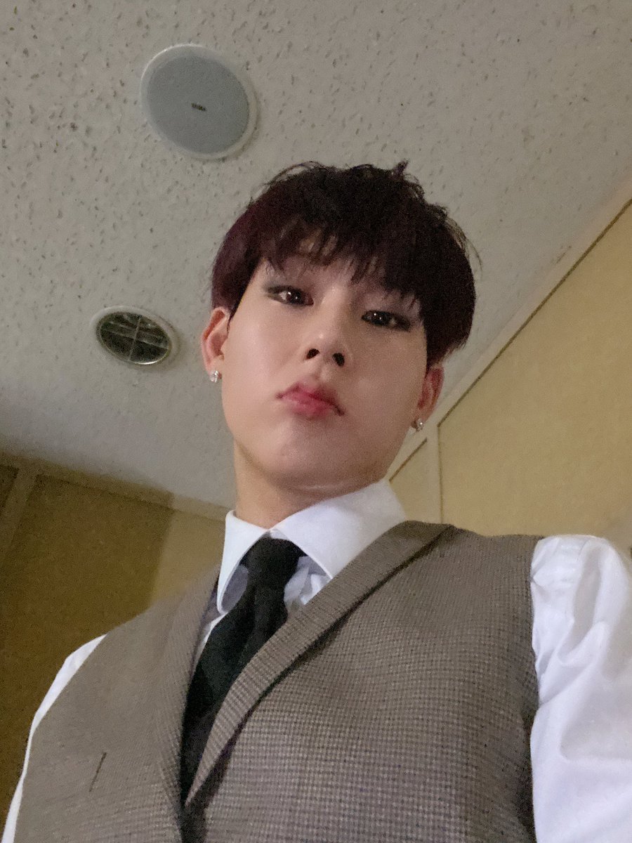 OfficialMONSTAX's tweet photo. 몬베베 2주간의 활동이 끝났지만 
알지? 우리의 활동은 멈추지 않는거? ㅎㅎ 앞으로 가자 몬베베 사랑해🖤
잘자고 내 꿈 정도는 오늘 꿀수있잖아? 히히 #주헌 https://t.co/1TPshxMGuz