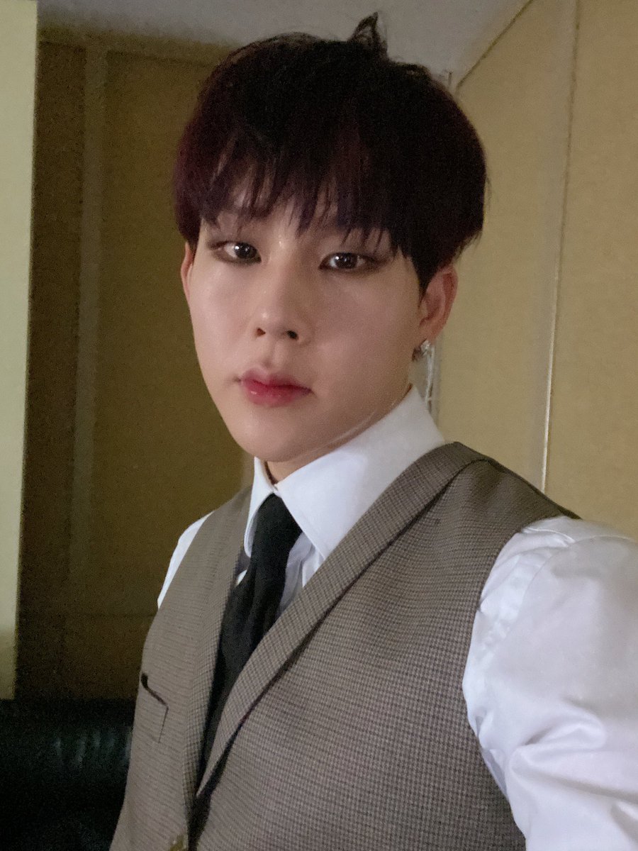 OfficialMONSTAX's tweet photo. 몬베베 2주간의 활동이 끝났지만 
알지? 우리의 활동은 멈추지 않는거? ㅎㅎ 앞으로 가자 몬베베 사랑해🖤
잘자고 내 꿈 정도는 오늘 꿀수있잖아? 히히 #주헌 https://t.co/1TPshxMGuz
