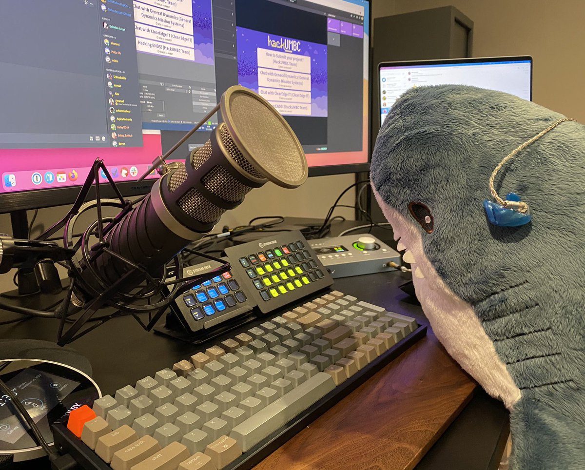 HackProds's tweet image. So far a pretty epic weekend at @hackumbc!

One of our producers is just getting ready for the final stretch now the overnight reruns are over! 👏🔥