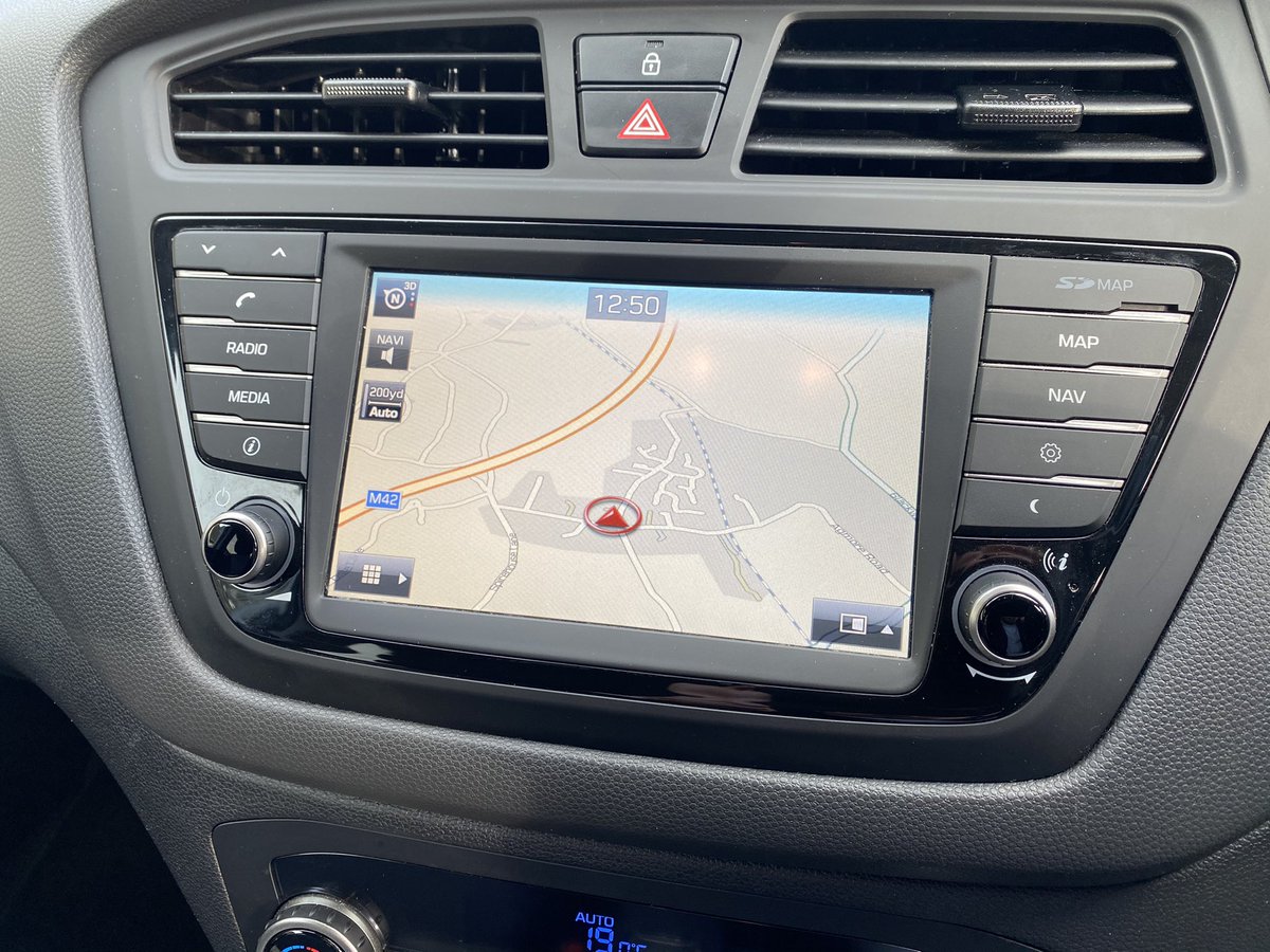 JamesNutt21's tweet photo. Just arrived! What a great little car these i20’s are and this one has the most amazing specification,

Satellite Navigation
Panoramic Roof
Heated Seats
Heated Steering Wheel
Rear View Camera

+ so much more!

13k miles, full Hyundai service history &amp; 2 owners from new, wow! https://t.co/TX7XG0sDtv