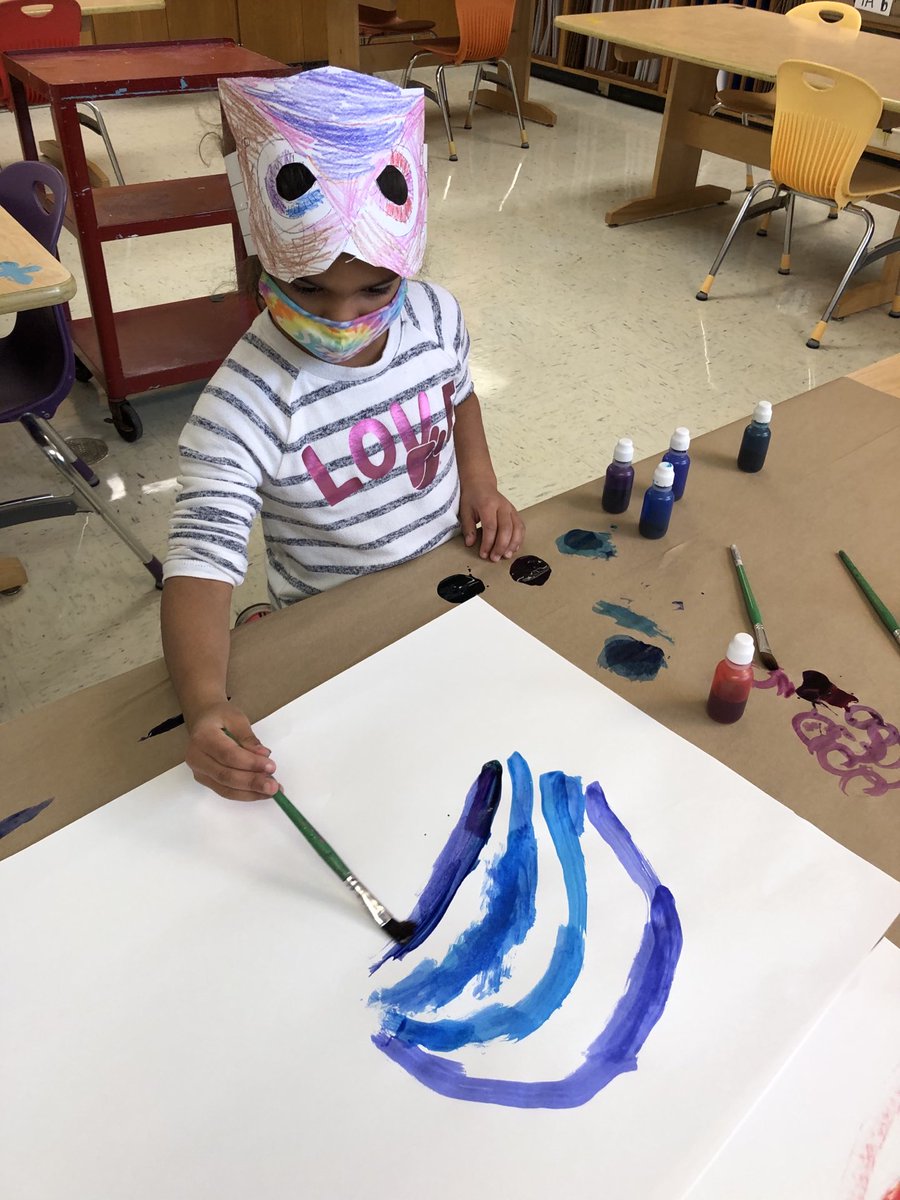 Color mixing with owl friends in Art ⁦@bexley_art⁩ ⁦<a href="/BexleyMontrose/">Montrose Elementary</a>⁩