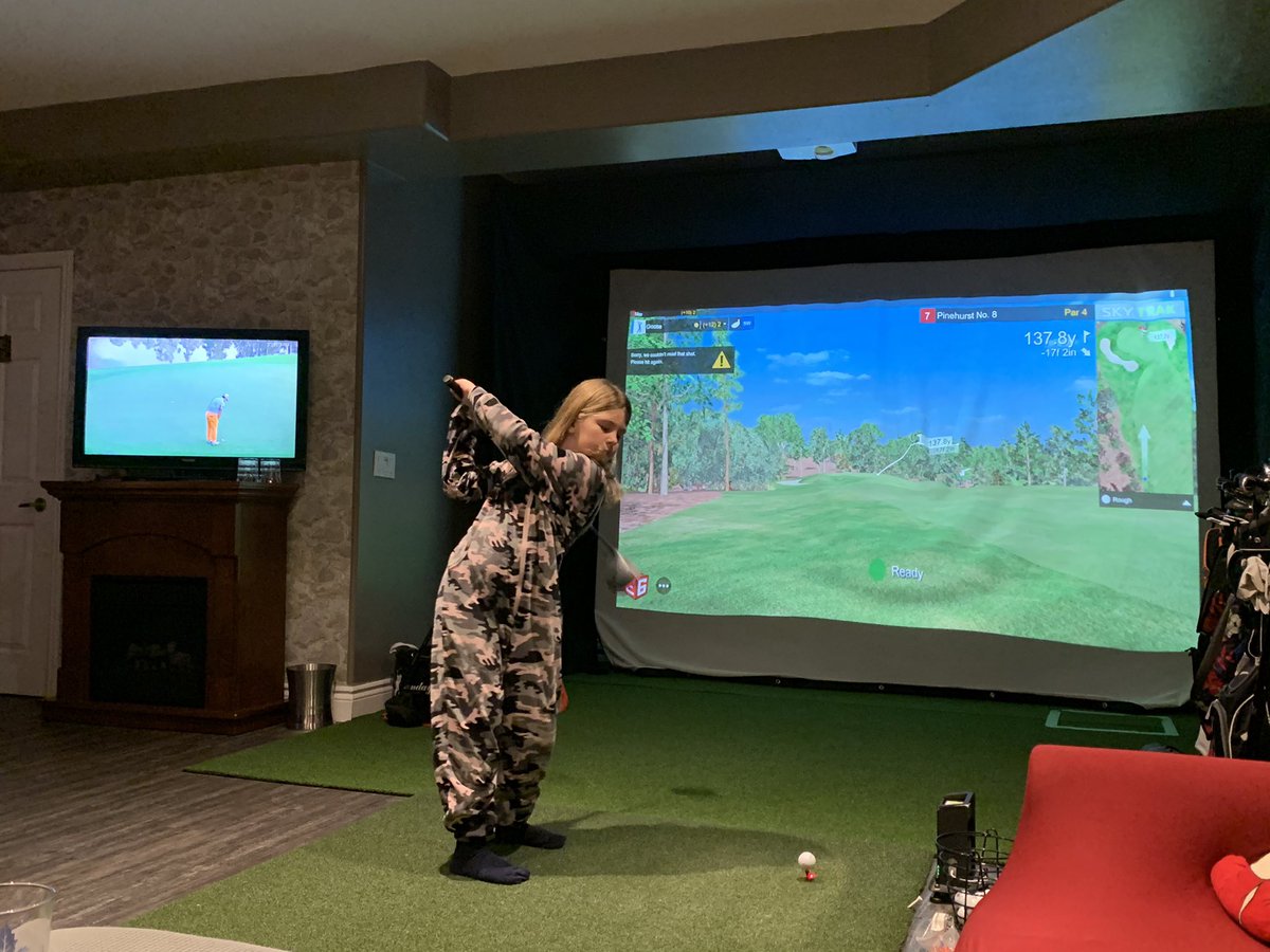 CHassberger's tweet photo. How do you watch the @TheMasters ?  Playing 9 while the day gets started. @GOLFBAYSUK @SkyTrakGolf #onesiegolf #futureLPGA #girlsgolftoo https://t.co/0h2fWuK6sc