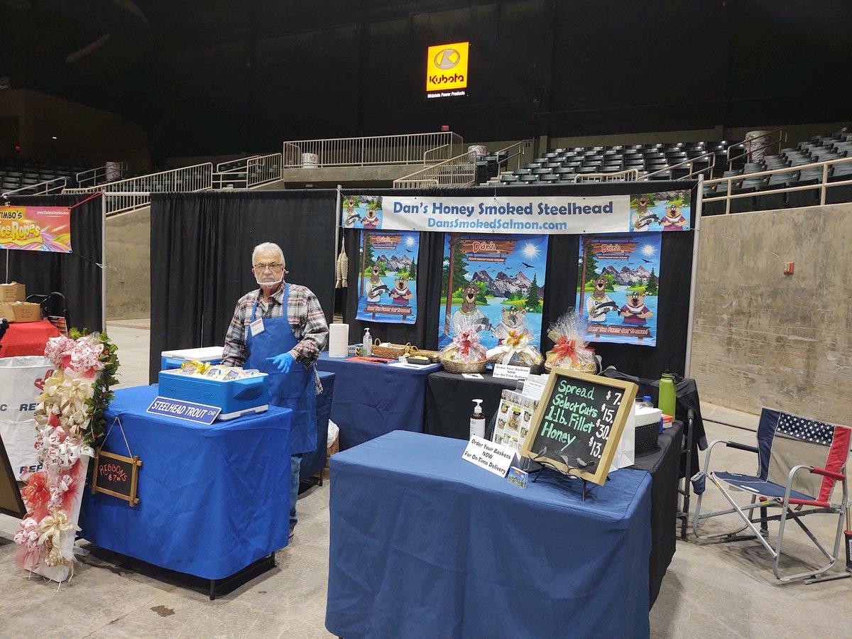 DansSmoked's tweet photo. Come join us TODAY from 10-4!  Dan's Smoked Salmon will be at the Deschutes Co. Fairgrounds &amp; Expo Center in Redmond for the Old Fashioned Christmas Event taking place.  970-623-5804 or visit https://t.co/hh4WNNiuGR #holidays #thanksgiving #family #giftbasket #Gourmet #giftbox https://t.co/3enR8NvmS7