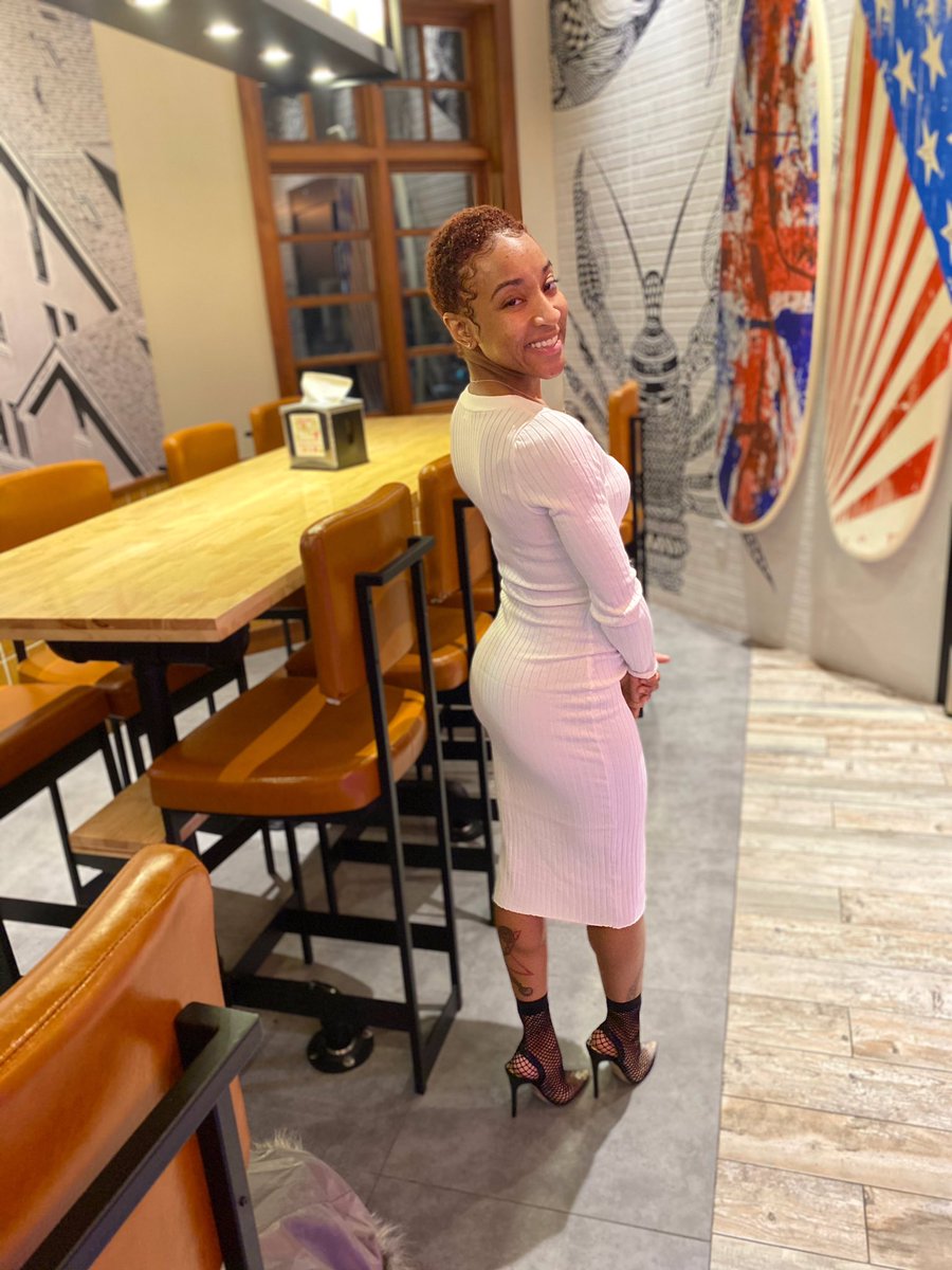 GlennCoco89's tweet photo. Date night @ Crazy Seafood 😻💋🖤💪🏽 #TheCAPS #ALLCAPSNOLOWERCASE Happiness look great on me and Mr Cap got me feelin even betta #6MonthsDownForeverToGo https://t.co/Be9kmno9Ip