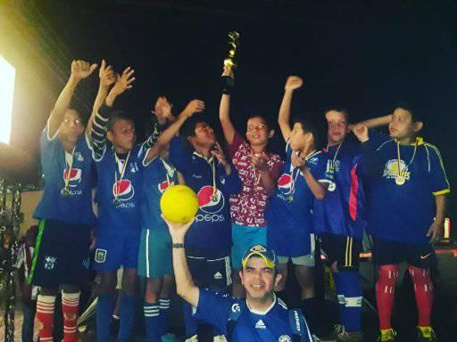 SOLODEPORTEZ's tweet photo. Este Lunes 16 de Novembre 3/5pm Entrenamiento Para los Más ChipilinEZ CampeonEZ de Nuestra Escuela Deportiva #EstudiantesdeZamora Cancha Techada de Fútsal Los Mangos 2 https://t.co/B5wM2I1QXr