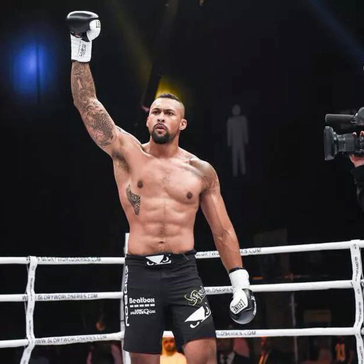 fighters_voice's tweet photo. Heavyweight Champion Chopper Chi Lewis-Parry talks to https://t.co/cJJHuT1VCF. 

Coming soon 💣 

@RealChopperChi 

#chopperchi #mma #uaewarriors #combatsports #mixedmartialarts #champion #exclusive #interview #fightersvoice https://t.co/XVitlZhS5d