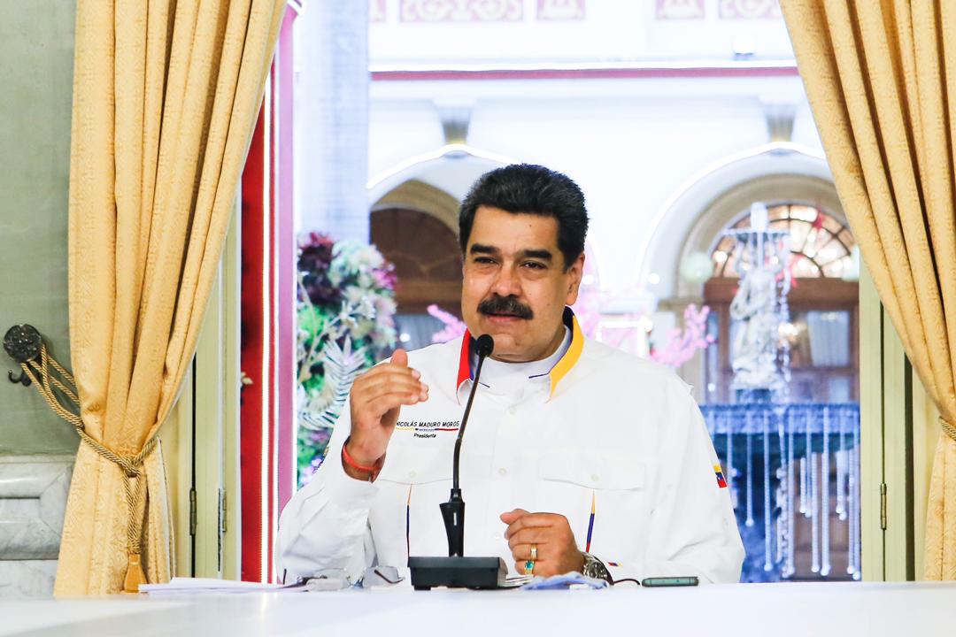 NicolasMaduro's tweet photo. Hoy #15Nov los centros electorales dispuestos por el CNE abren sus puertas para la segunda jornada de Simulacro Electoral. Preparémonos para elegir a los diputados y diputadas de la nueva Asamblea Nacional, el próximo #6Dic. https://t.co/XoB9v3BzwM