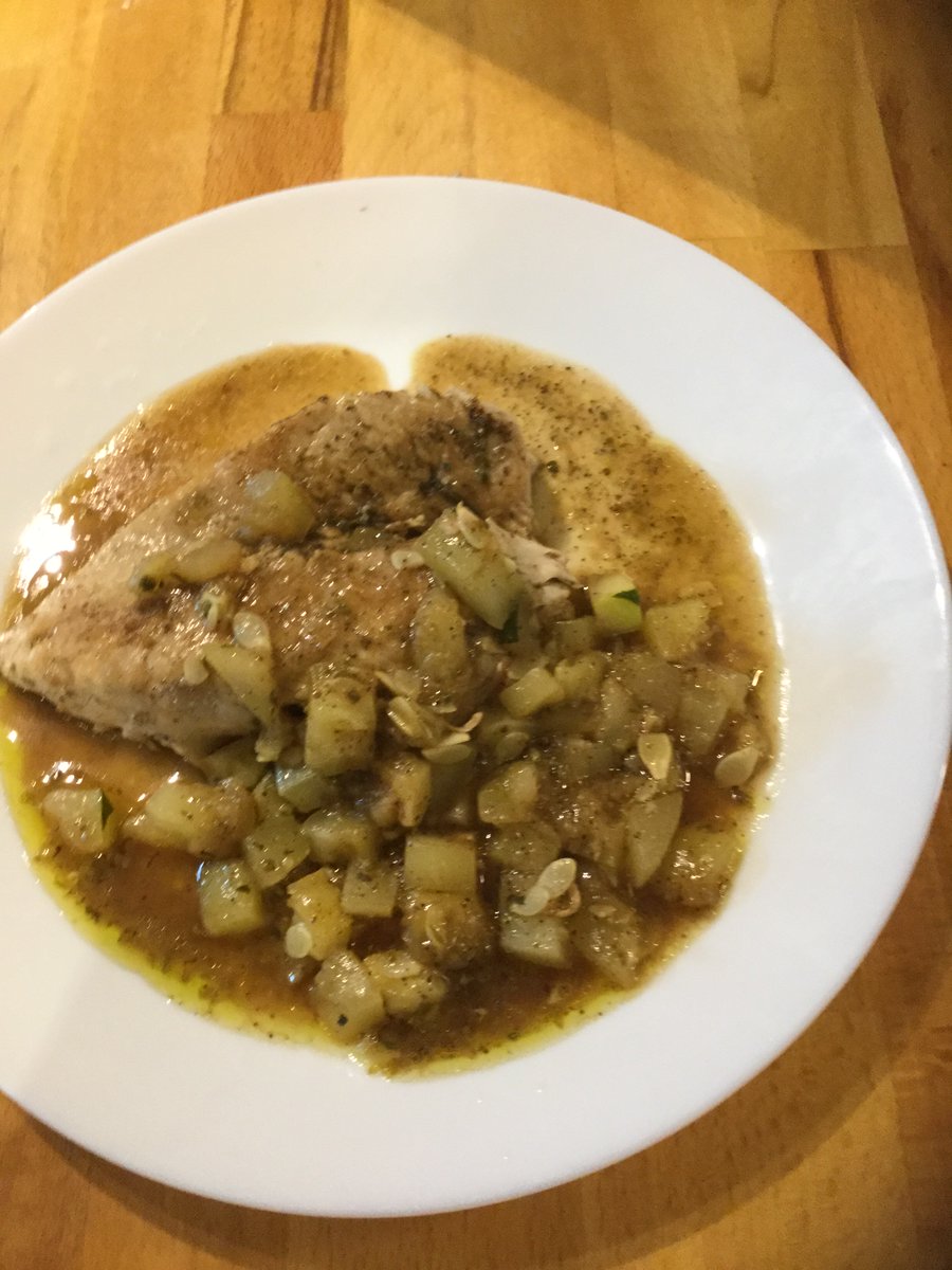 KowalcikKarl's tweet photo. #LockdownMenu ๐ฅบ 1 ... or so
..grilled turkey breast with stewed avocado and mushrooms with mixed salad with feta cheese ..
#AlwaysStayPositive #NoTimeToWorry #FunAgainstFear
#FreakPower ๐ค๐ https://t.co/O4OWDtpCK5