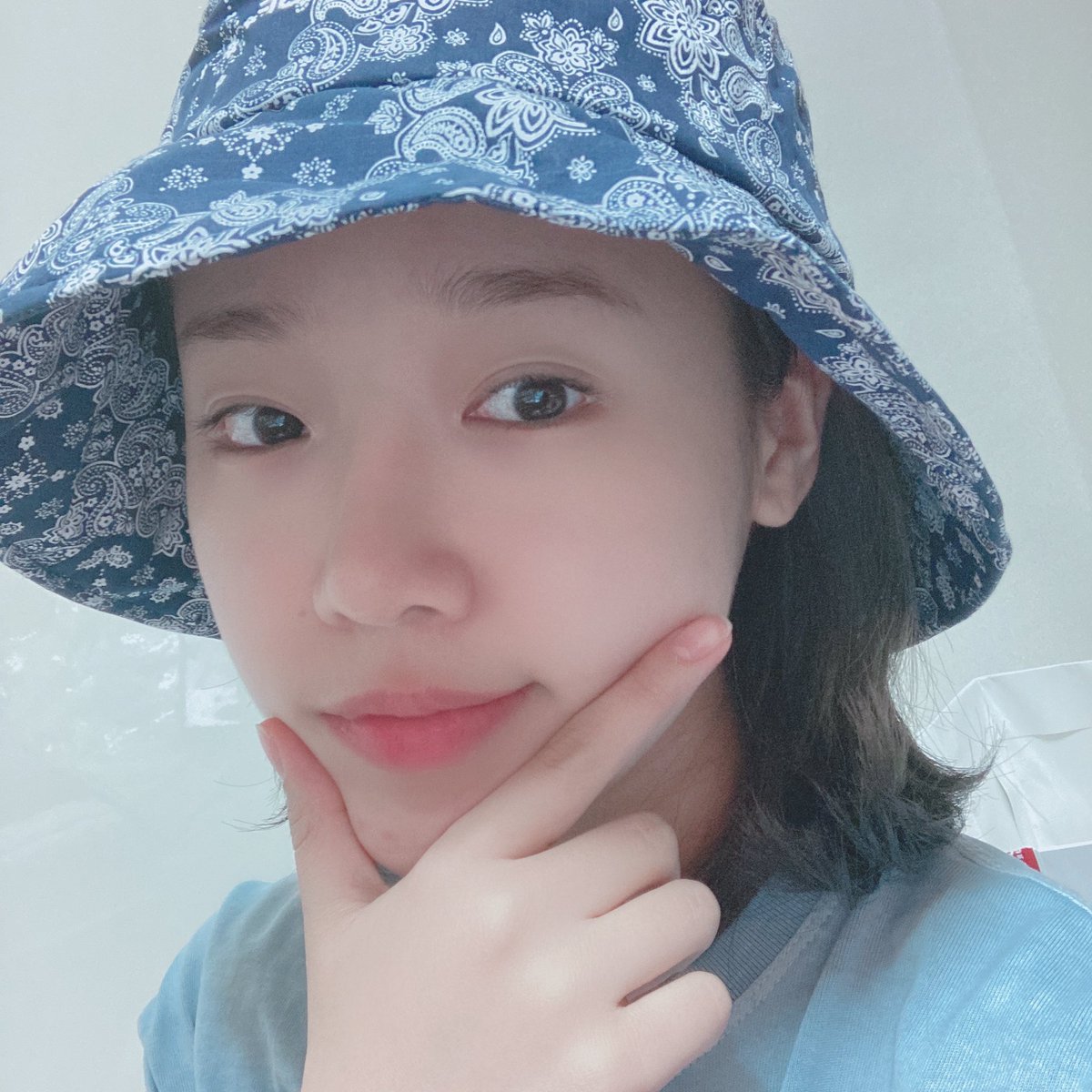 민낯유정 오늘 브이보이스 즐거웠다구우
후후후 잘자요 키링 인사하고 잘라고여 헿
굿밤 ~~~~~~~~~~~~~~~~🙋‍♀️

#유정🌻