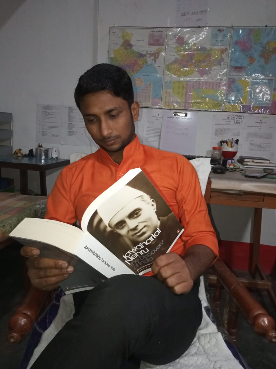 ishubhamkumarji's tweet photo. दीपावली की व्यस्तता से इतर बाल दिवस की ओर ध्यानाकर्षण! पंडित नेहरू की #पुस्तक_भारत_की_खोज #The_Discovery_of_India का अध्ययन। दीपावली और कोरोना वायरस के कारण इस बार बाल दिवस पर बच्चों से दूर रहा... लेकिन हां, बच्चों चिंता करने की बात नहीं है। मैं हमेशा आपके साथ हूं... https://t.co/UQeWHkOwL7