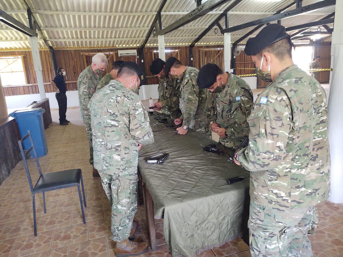CmdoCMS's tweet photo. Uruguaiana/RS. 22° Grupo de Artilharia de Campanha Autopropulsado recepciona tropas do Exército Argentino que participam da Operação ARANDU, Exercício Militar Binacional, com a presença da @ReceitaFederal , @policiafederal , @PRF191RS , @infraero e @fab_oficial
@exercitooficial https://t.co/1ANjOcNXiA