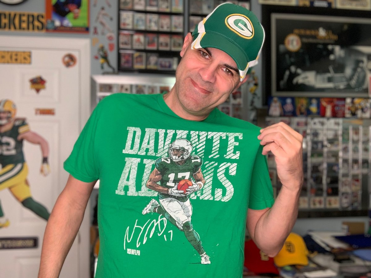 GarciaStudios's tweet photo. #gameday #gopackgo 🏈 I'm in MyLevel tshirt 🏈 and ready for the #packers game today!
#tshirt by @500level 😎 #InMyLevel #500Level #teeshirt #shirt #apparel #tee #shirtdesign #shirtillustration #design #illustration #sportsapparel #clothing #clothingbrand #sportsshirts https://t.co/tVWKJAnPlf