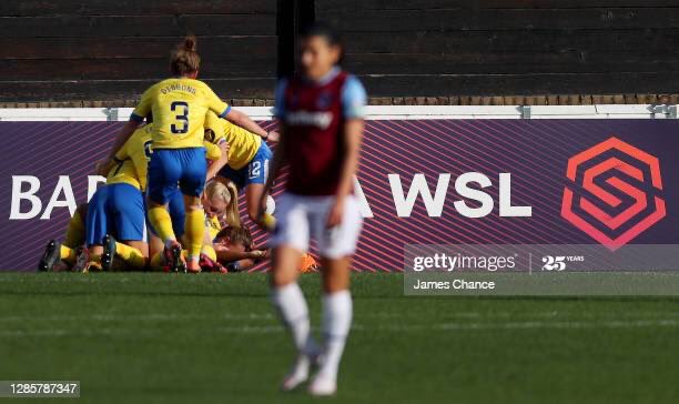 Both teams looking to prove themselves in the second half, but  @BHAFCWomen bring the win with a goal from  @RiannaJarrett! Elation as the final whistle blows captured by  @JamesChance5   #WomensFootballWeekend
