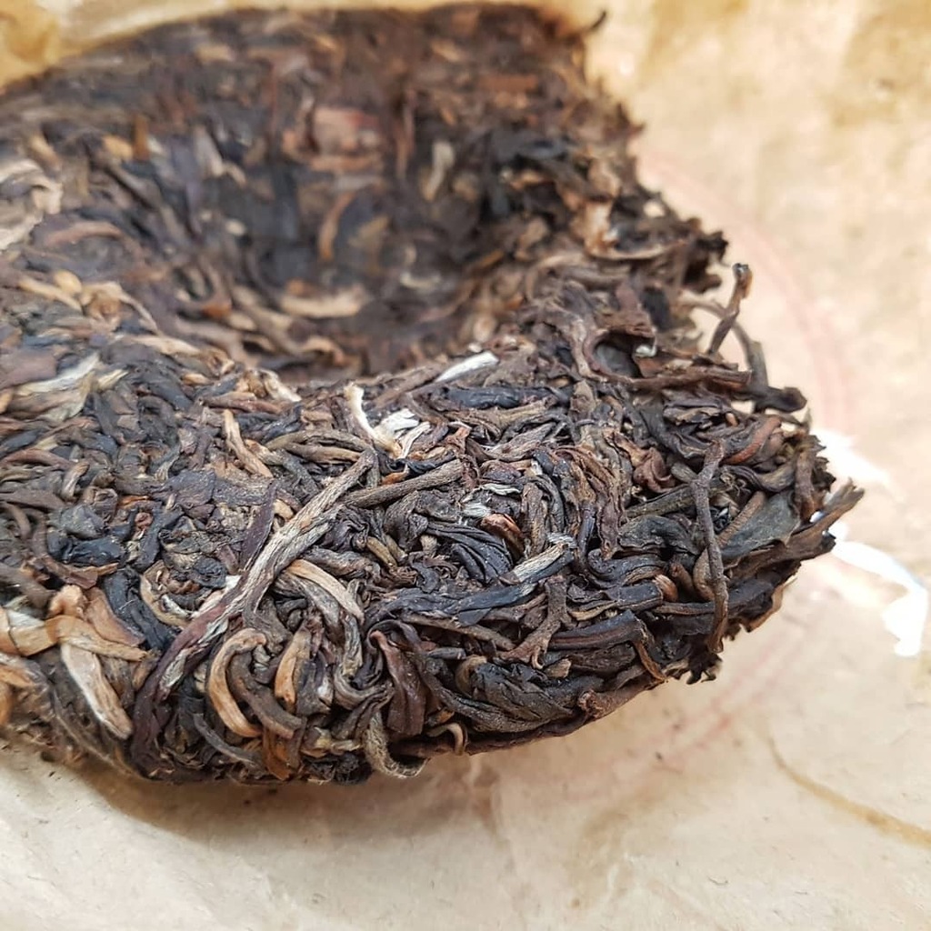 ZhenTea2014's tweet photo. We will be talking about Sheng and Shu Pu'er in today's Sunday Tea Book (live on YouTube). If you are a Pu'er tea lover, you don't want to miss it.
#shengpuer #shengpuerh #puerh #puertea #zhentea #gaiwan #yixing #gongfucha #chinesetea #tea #tealover #tealovers #teavideo #sh… https://t.co/x8AFV9f3AT