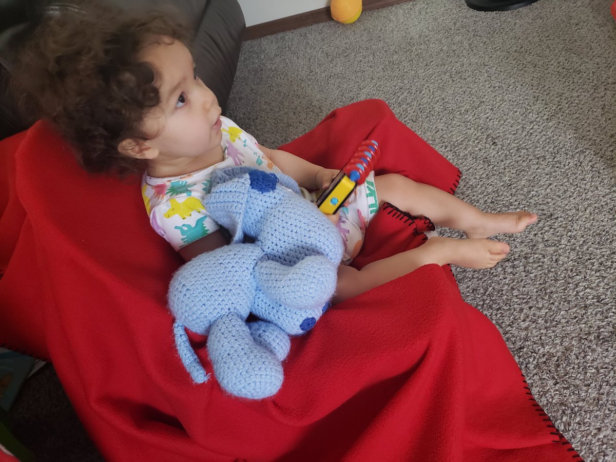 Artsy_Chef's tweet photo. Made #LDP her own #thinkingchair while she watches @nickjr #bluesclues #ArtsyChefisaDad https://t.co/5DmgJ6sfhq