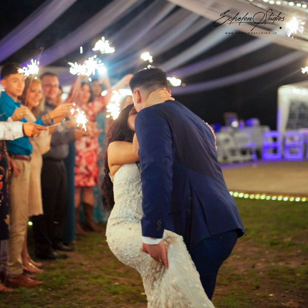 Studios_Live's tweet photo. We are with you during every moment of your #Wedding and we assist you in all the details. YOU DREAM IT AND WE MAKE IT COME TRUE. 👫👫👰‍♀️💝🤵‍♂️👫👫
Request A Quote - https://t.co/OM362MB8SZ https://t.co/Xh2h4KiTJV