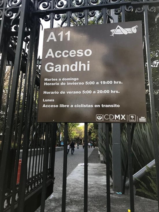 3/10There's a reason this park in Mexico City is named Acceso Gandhi and not Acceso Nathu.
