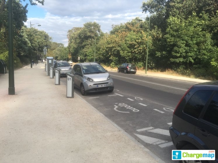 5/10There's a reason this Paris boulevard is named Avenue du Mahatma Gandhi and not Avenue du Godse.