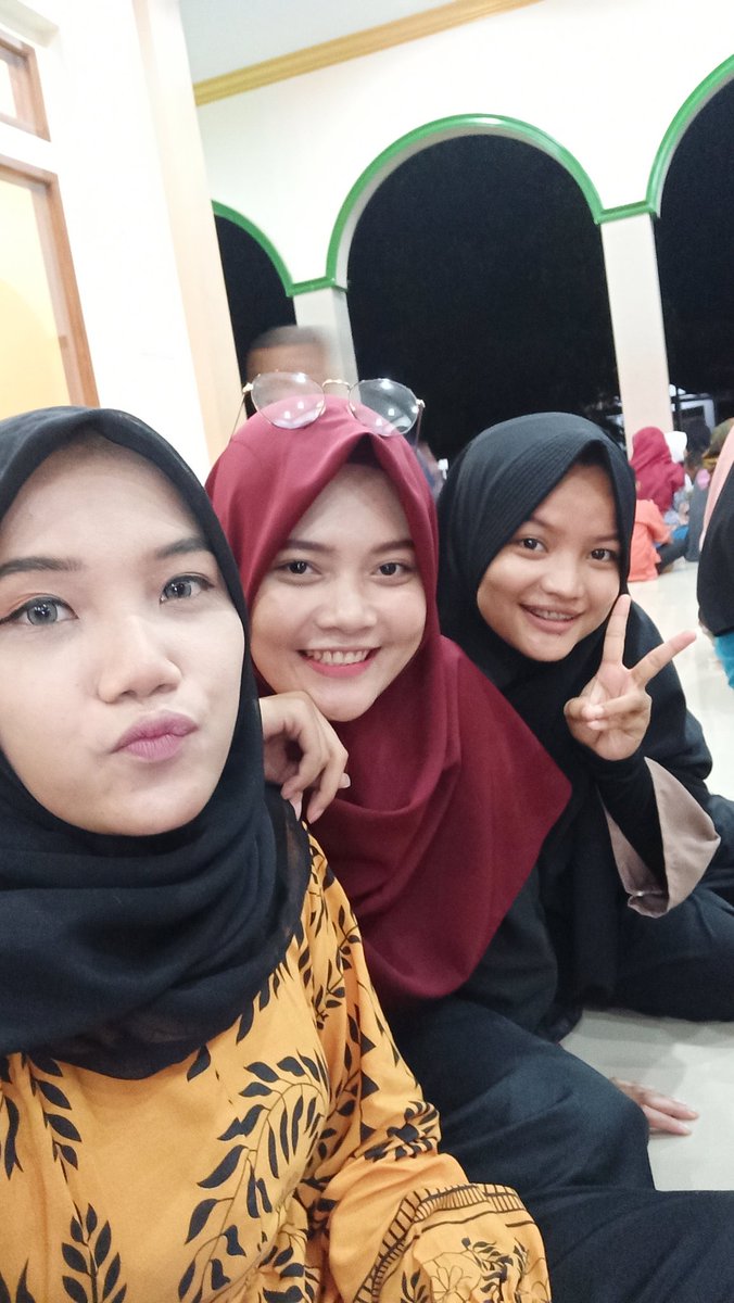 Thorifah_guzel's tweet photo. Temen ngaji 🍉🍊 https://t.co/fqCn9AkFMD