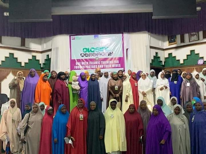 basiruspecial's tweet photo. 42 pastors, 2 bishops and their families accepted Islam at the conference hall of National Mosque, Abuja.

A 7-day seminar is being held to educate them on the basics of Islam.

Masha Allah. https://t.co/5nJvneYpKq