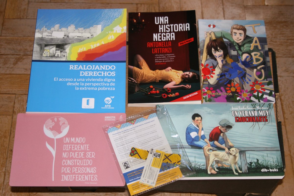 LaAteneaEC's tweet photo. Tercer premio de la rifa:
Libros+cómics d librería Delirio c\Sevilla,25,#Móstoles
Libro Realojando Derechos d la Asamblea de Vivienda Digna
Alfombrilla @amnistiaespana 
Pulsera contra la mutilación genital femenina
Apoyando a La Atenea apoyas a los movimientos sociales mostoleños https://t.co/Kjdkvuzow0