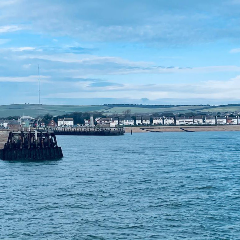 Sunday strolls round Shoreham Harbour anyone? 👨‍👩‍👧‍👧 This relaxed destination is only a 20 minute drive from Painter's Keep! Don't forget to keep sharing your link and purchasing tickets! bit.ly/36ixx0H

#SundayMorning #dreamhome #lockdown #Competition