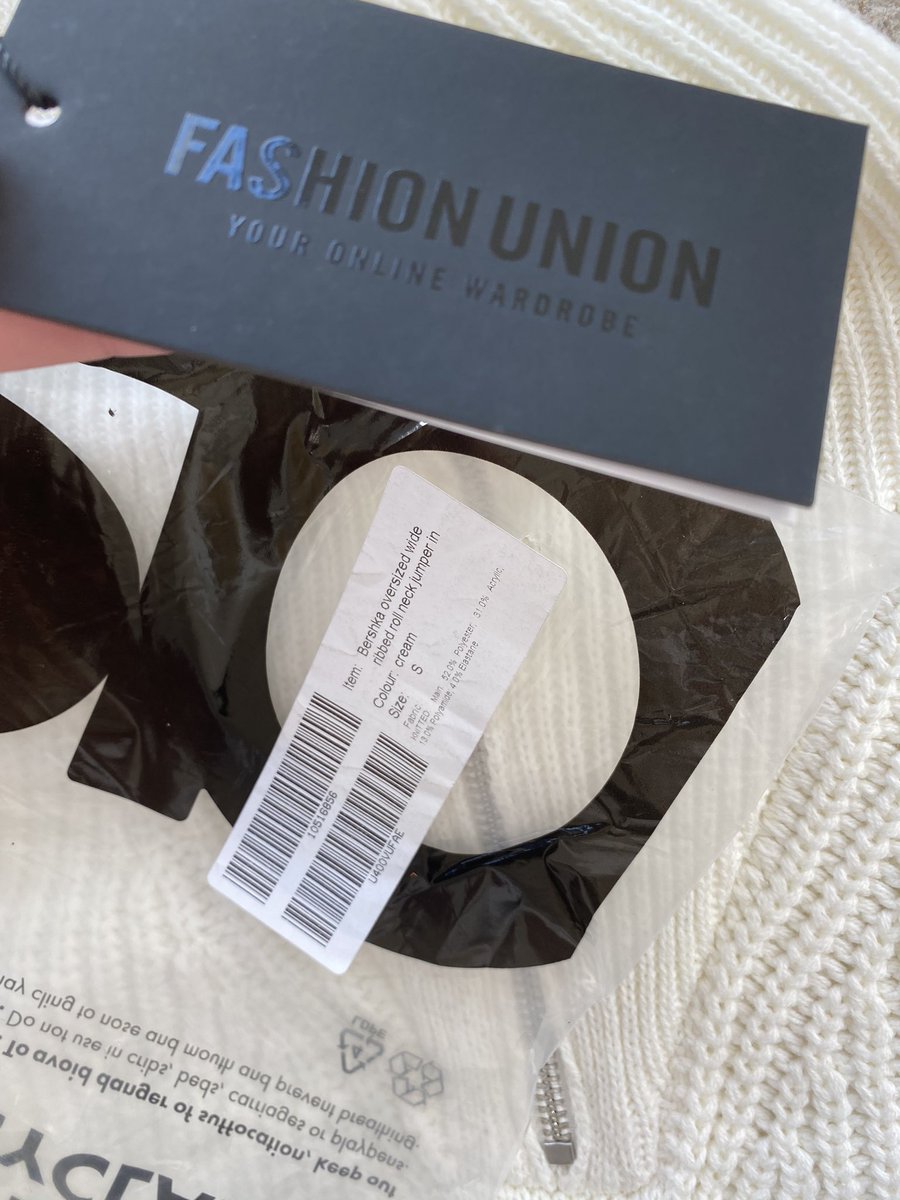 EmBackhouse98's tweet photo. @ASOS_HeretoHelp I’ve been sent the wrong item in my order! It’s not the Bershka jumper I’d ordered!! https://t.co/Fh9YNN01cm