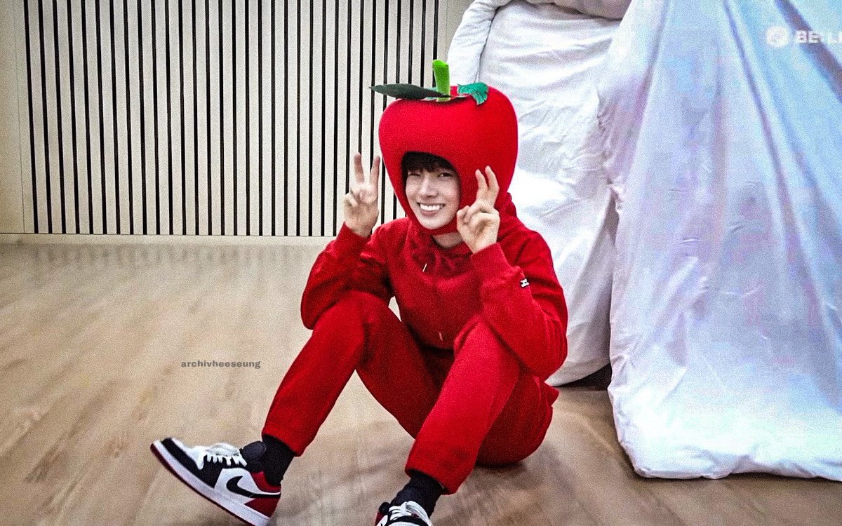heehourly's tweet photo. ☆ #HEESEUNG  #희승 #이희승 #Heeseungpics @ENHYPEN_members https://t.co/757QvmEhMT