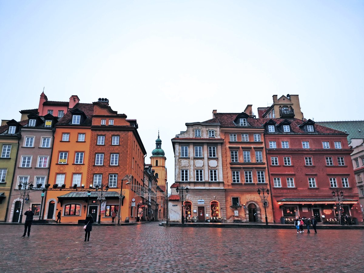 BlogTrotting's tweet photo. Vieille ville de Varsovie (Capitale de la Pologne). + de photos : https://t.co/EWAuBjO9fd #pologne #varsovie #architecture #naturelovers #liveauthentic #outdoors #theoutbound #landscapelovers #getoutside #exploremore #explore #nature #vacation #travel  #voyage #photooftheday https://t.co/clHasfnp3V