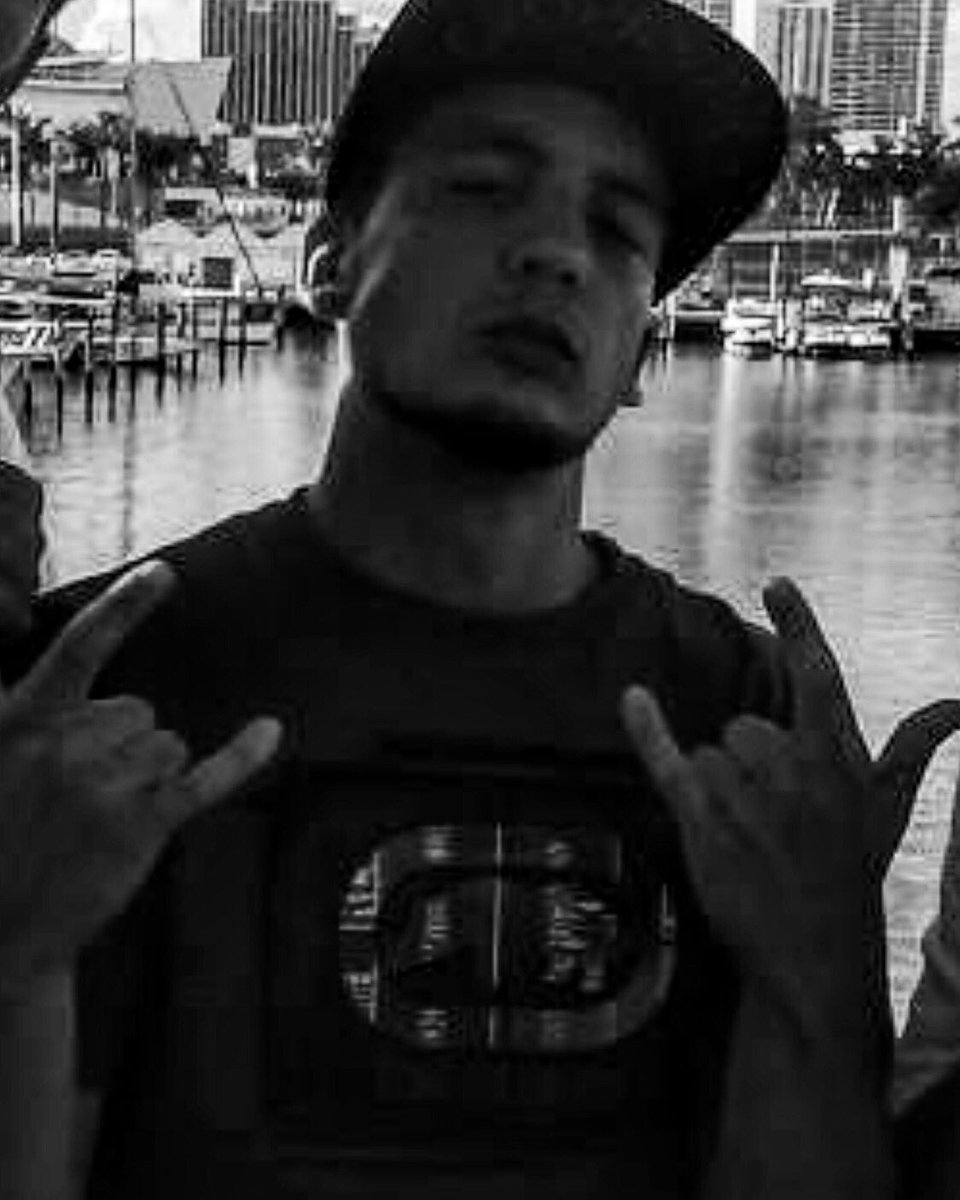 LuckysBrother77 tweet media