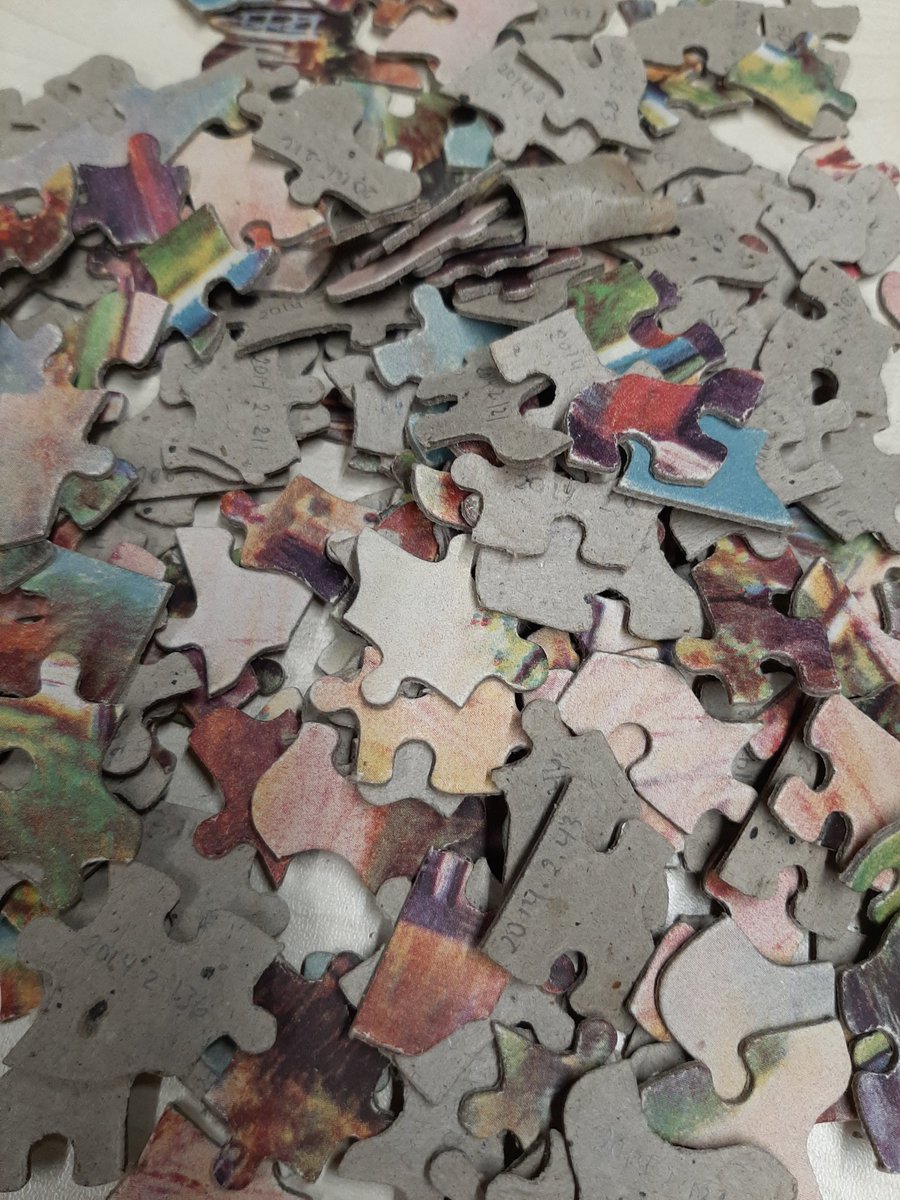 TudorHouseWorcs's tweet image. Here's a nice one for a Sunday morning. Thanks to the volunteer who marked every single piece of this jigsaw with its unique ID number! (Important because we have many jigsaws in the collection). 

#Jigsaw #CollectionDocumentation #MuseumJigsaws