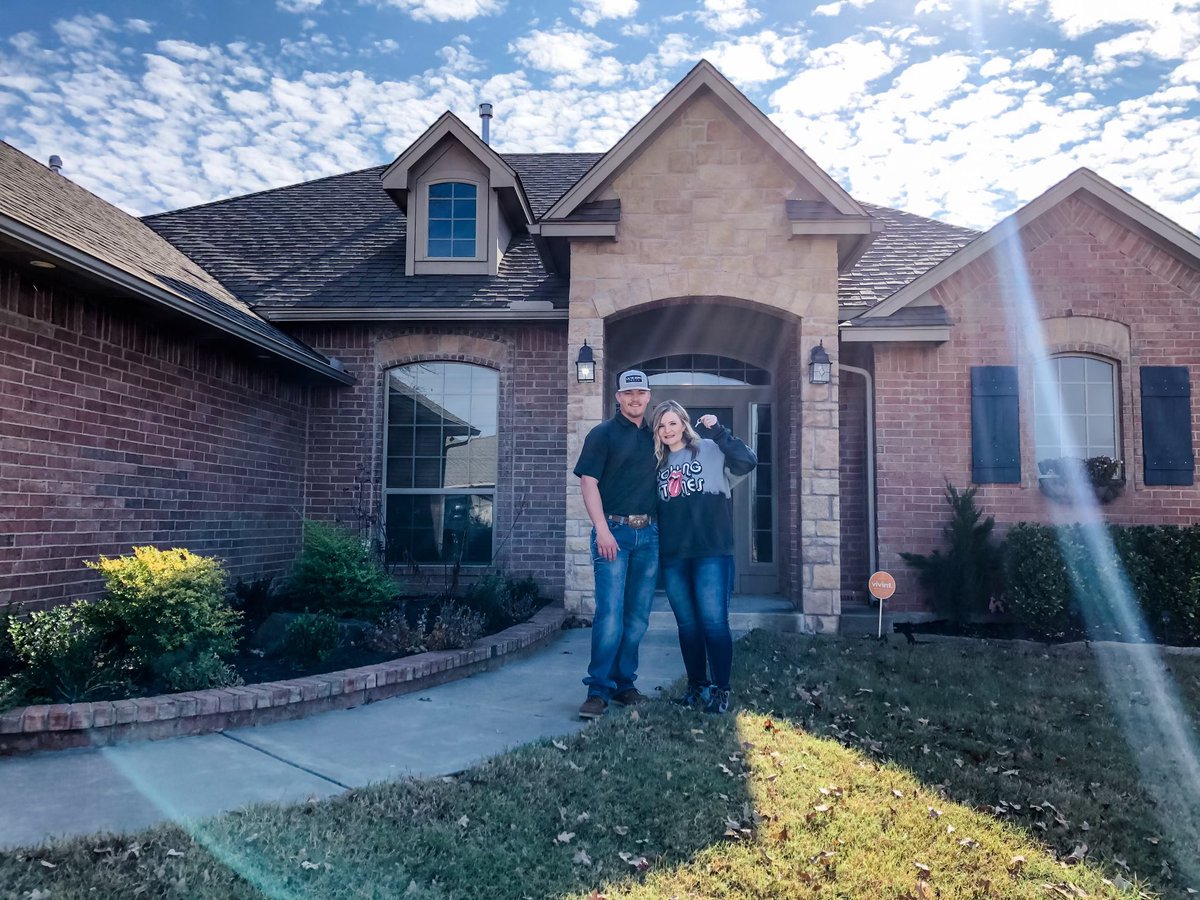 LandynmJenkins's tweet photo. We are HOMEOWNERS! So blessed to do life with my best friend 💕 https://t.co/ZYn12uqVZR