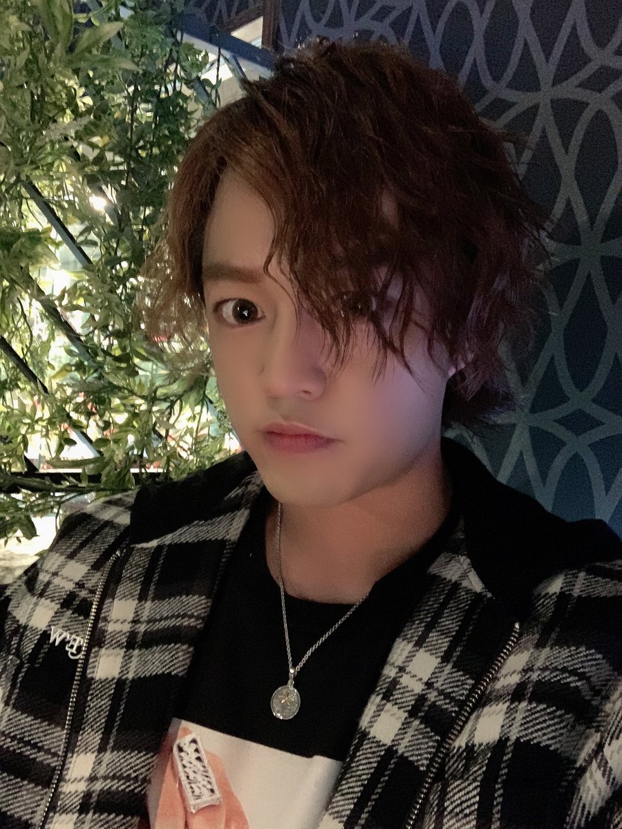 saotomeofficial's tweet photo. LAブランドで統一😎✨
お酒飲みましょん😇
Tops.#mintcrew
Shirt.#supreme
#ACQUA
#アクアグループ
#歌舞伎町
#ホスト
#早乙女伝説 https://t.co/oLOvUsp8Uw