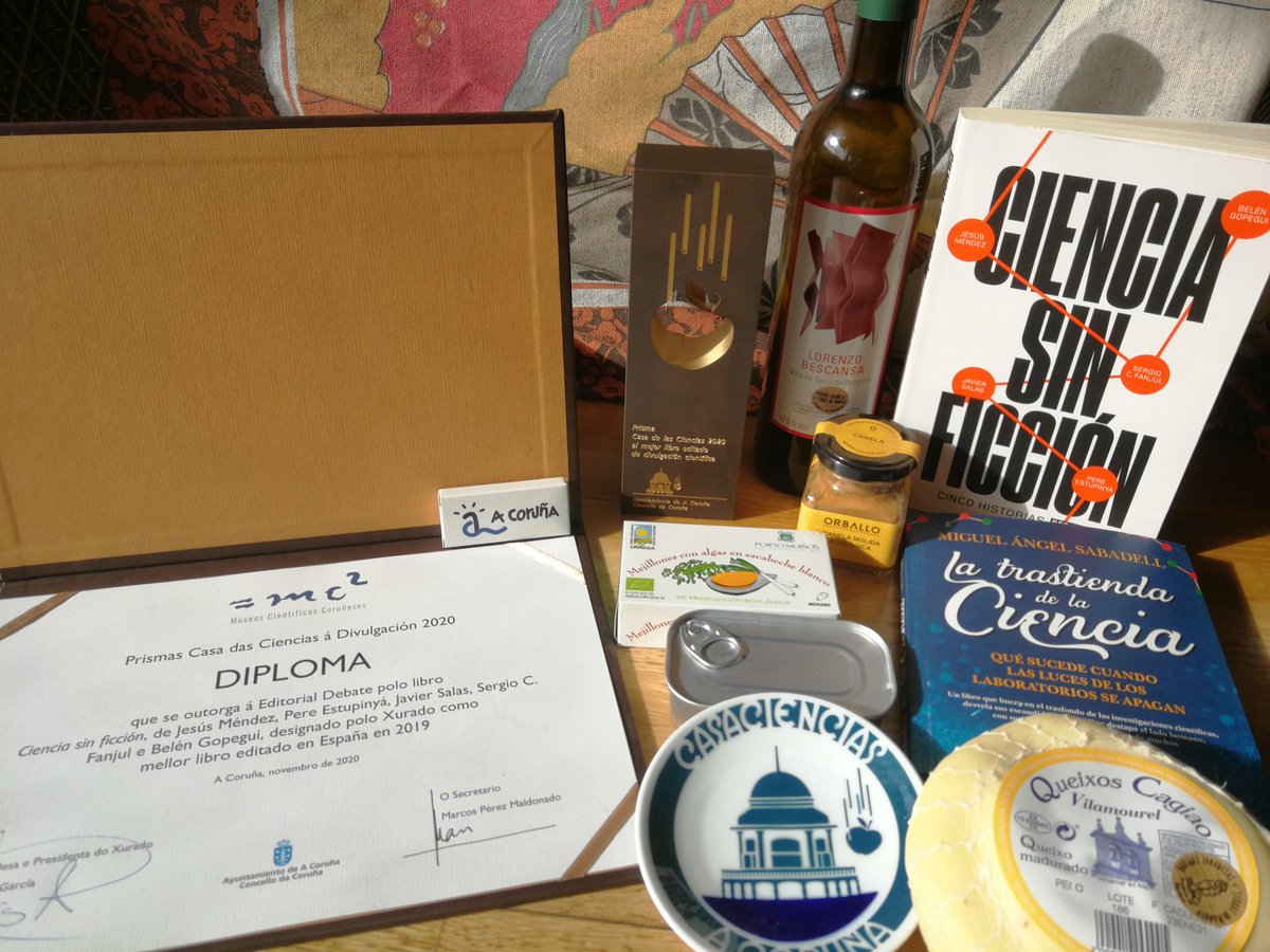 jesusmendezzz's tweet photo. Por cierto, me he hecho un altar-bodegón con los regalos que han enviado desde La Coruña. ¡Qué maravilla! #Prismas2020 https://t.co/CWpX4oxBzV