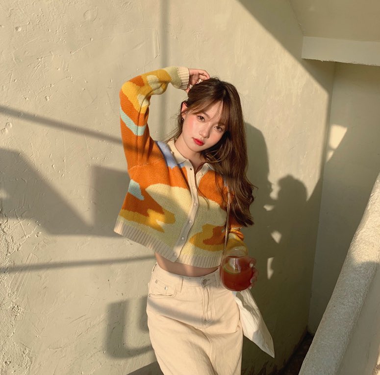 everydaydesignn's tweet photo. 🌈พร้อมส่ง🌈
เสื้อไหมพรมเเขนยาวสไตล์เกาหลี 
งานสวยเนื้อผ้าดีมาก 
ไม่หนาไม่บางจนเกินไป 
ขนาด : อก40" ยาว28"

🔥ราคา : 209.-

📮ค่าจัดส่ง40/+10

#เสื้อผ้าน่ารัก #เสื้อผ้าเกาหลี #HowtoPerfect #พรีออเดอร์เสื้อผ้า #เสื้อไหมพรม #เสื้อแขนยาว #ของดีบอกต่อ #ของมันต้องมี https://t.co/JNXXUmufSW
