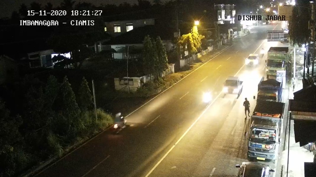 dishub_jabar's tweet photo. 18:22 | Pantauan arus lalin terkini di ruas jalan #Imbanagara #Ciamis #LalinJabar #infolalin #infoll #DishubJabar #JujurBerkendara #JujurDiJalan #jagajarak #pakaimasker #cucitangan https://t.co/FhQCA2s6LI