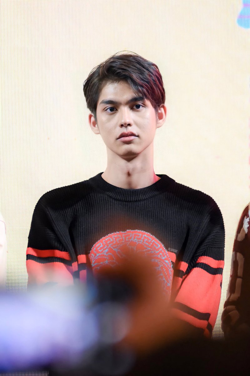 allbright_ofc's tweet photo. ถามว่าไบร์ทหล่อแค่ไหน ก็จะบอกว่าแค่ไบร์ท 🤍

#PraewCharity2020
#PraewXBrightWin
#bbrightvc https://t.co/Bo0vK1bOf4