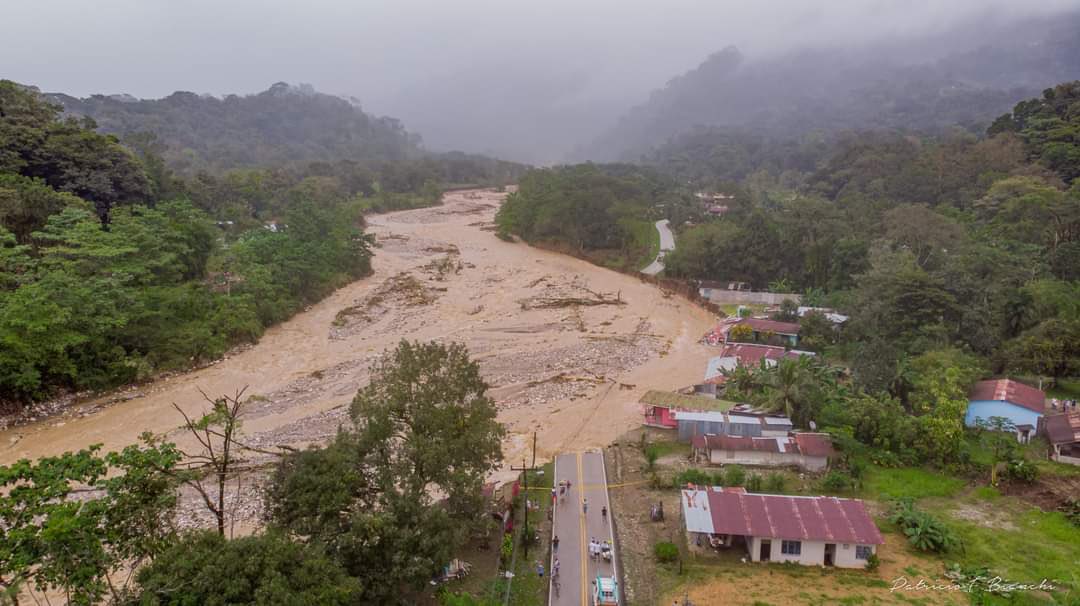 COSTA RICA NEEDS YOUR HELP WHAT IS HAPPENING IN COSTA RICACosta Rica is suffering from floods and landslides, there are too many people affected in shelters, it is said that heavy rains may return these days and the situation may get worse than it already is.