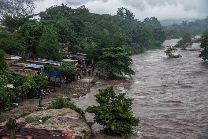 COSTA RICA NEEDS YOUR HELP WHAT IS HAPPENING IN COSTA RICACosta Rica is suffering from floods and landslides, there are too many people affected in shelters, it is said that heavy rains may return these days and the situation may get worse than it already is.