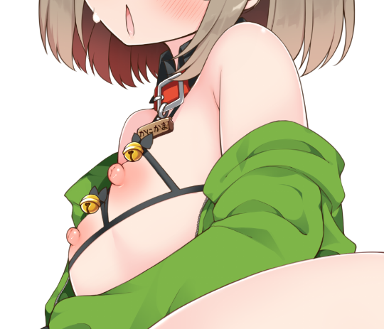 一生懸命かにかま先生の乳首を描いている。 